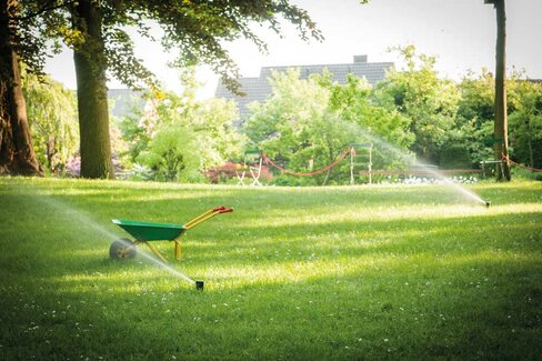 Rasenbewässerung mit System